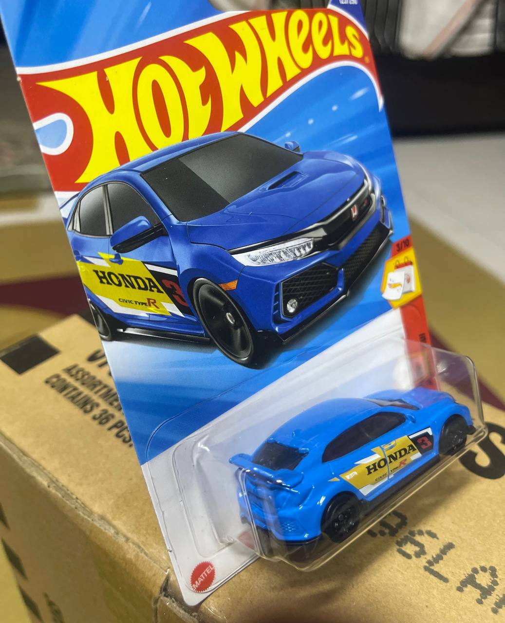 Hot Wheels Honda Civic Type R 2018 – Blue Race Edition Die-Cast Model Car