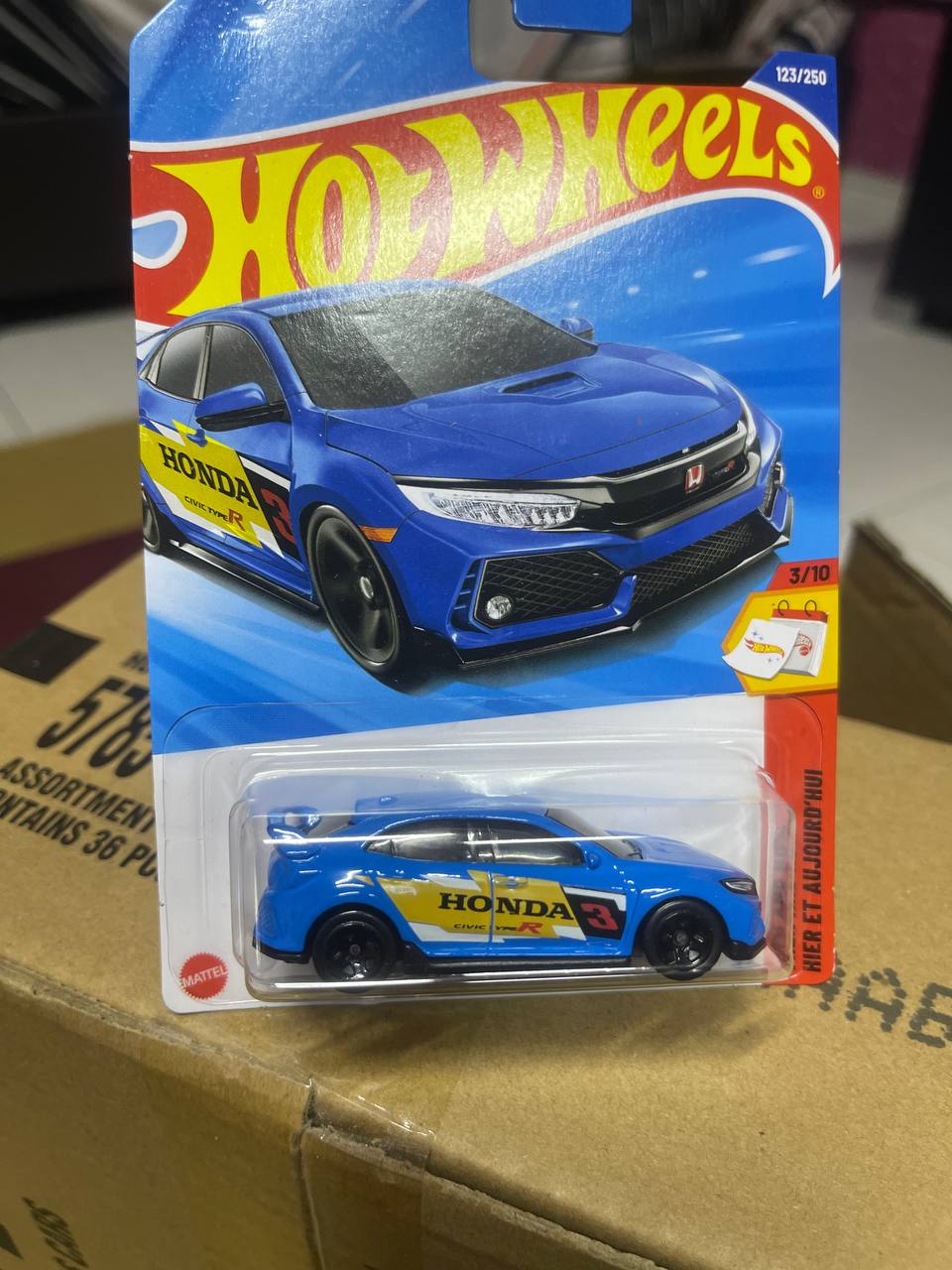 Hot Wheels Honda Civic Type R 2018 – Blue Race Edition Die-Cast Model Car