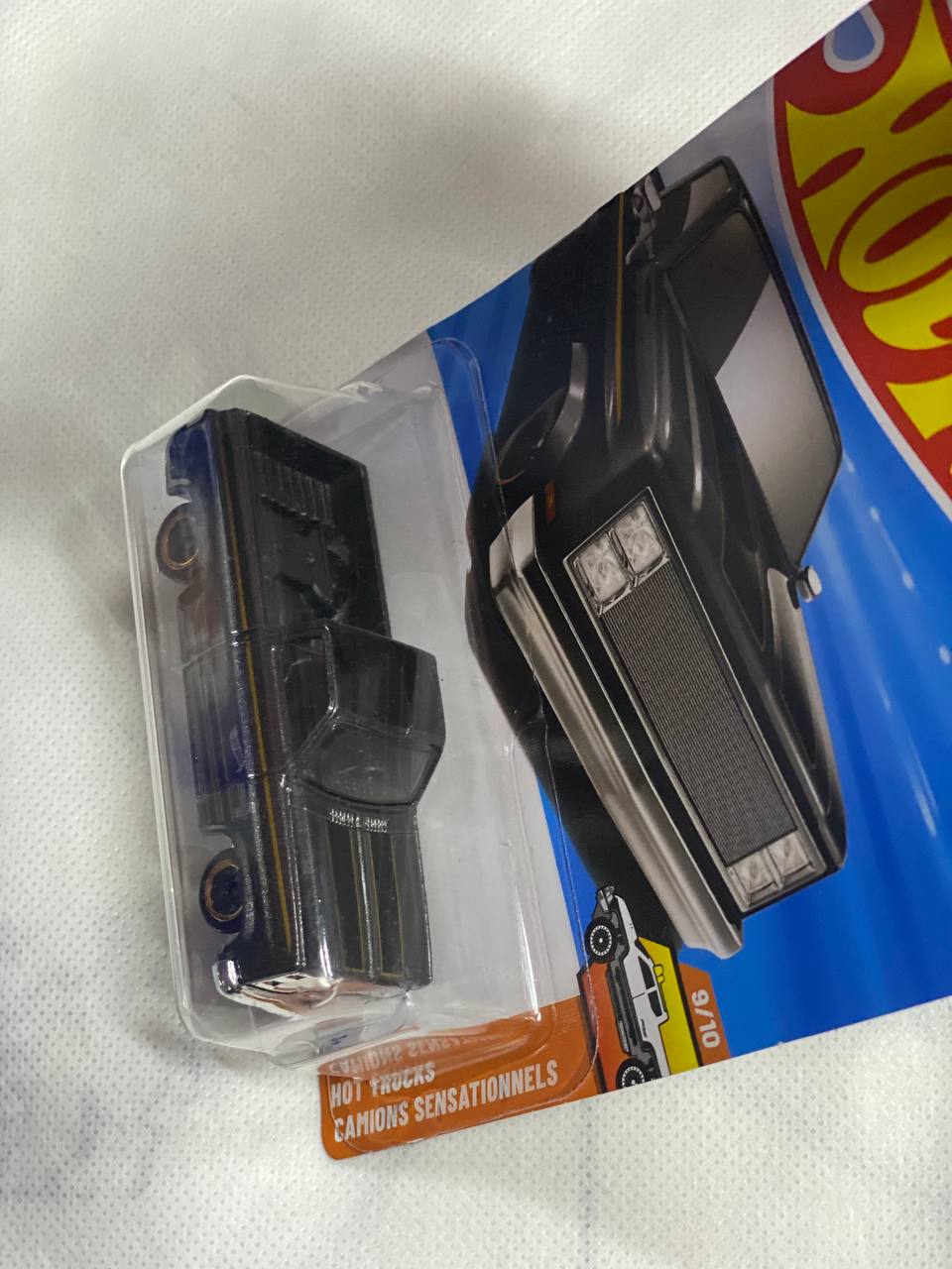 Hot Wheels ’83 Chevy Silverado – Black/Gold 157/250 Mainline 2022 (9/10 Trucks)