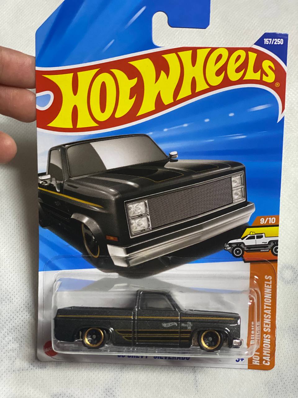 Hot Wheels ’83 Chevy Silverado – Black/Gold 157/250 Mainline 2022 (9/10 Trucks)