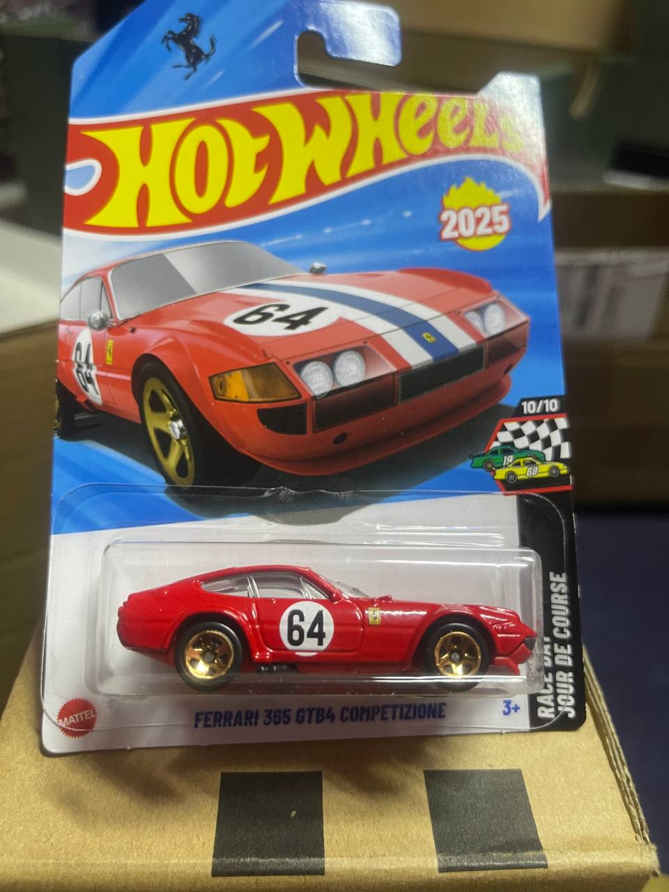 Hot Wheels Ferrari 365 GTB/4 Daytona – Classic Red Racing Edition (1:64)