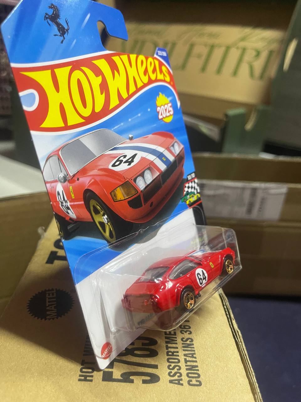 Hot Wheels Ferrari 365 GTB/4 Daytona – Classic Red Racing Edition (1:64)